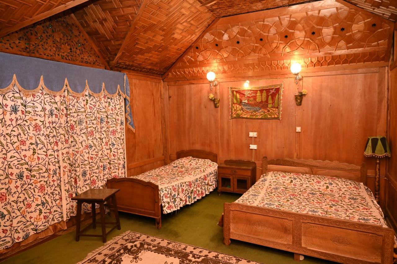 Kings Houseboats Hotel Srīnagar Kültér fotó