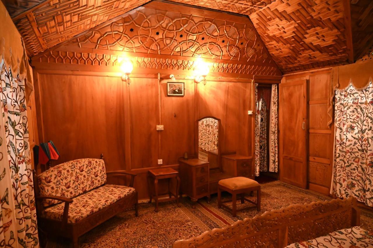 Kings Houseboats Hotel Srīnagar Kültér fotó