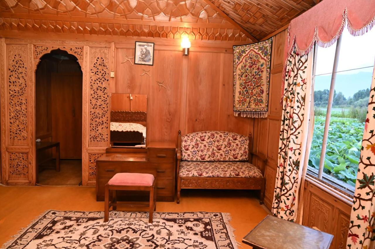 Kings Houseboats Hotel Srīnagar Kültér fotó