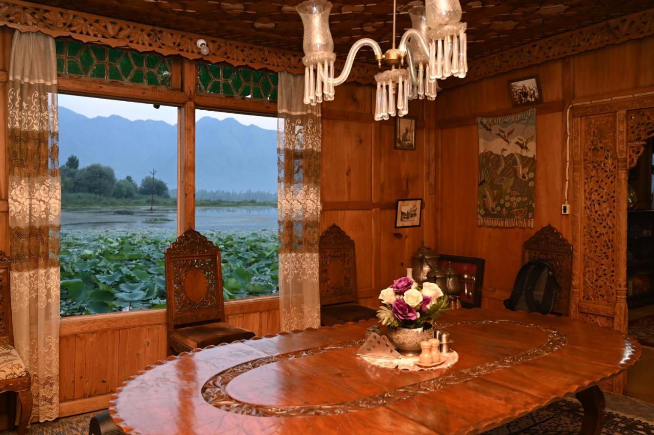Kings Houseboats Hotel Srīnagar Kültér fotó