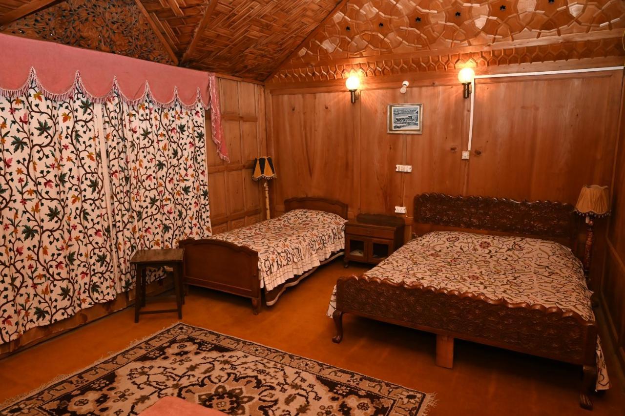 Kings Houseboats Hotel Srīnagar Kültér fotó