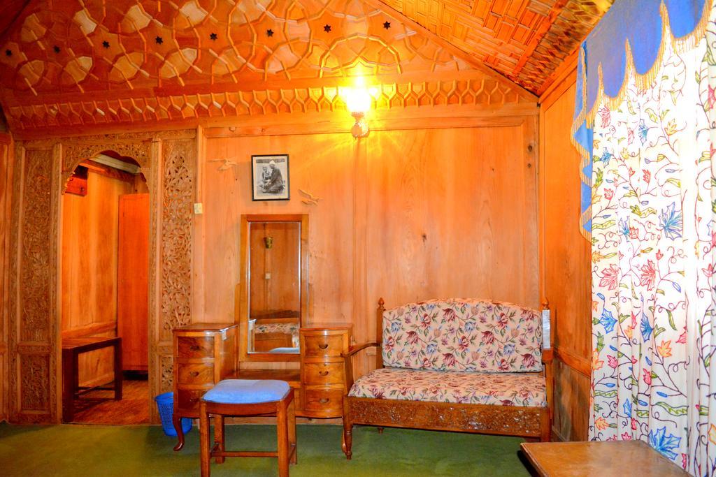 Kings Houseboats Hotel Srīnagar Szoba fotó