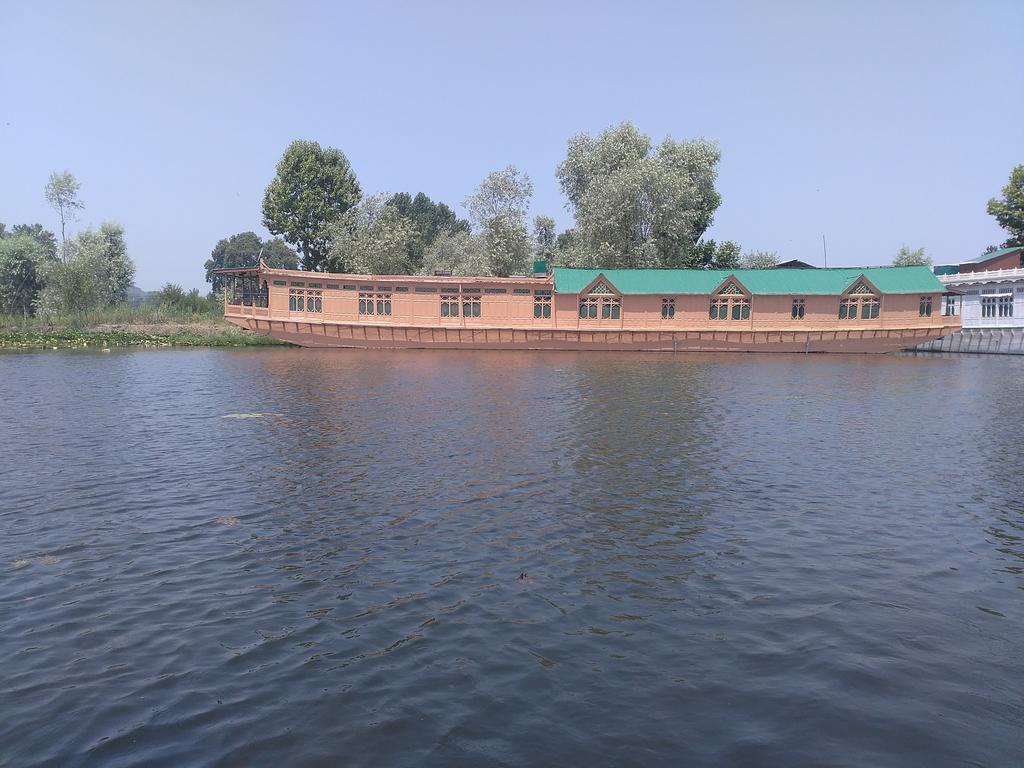 Kings Houseboats Hotel Srīnagar Kültér fotó